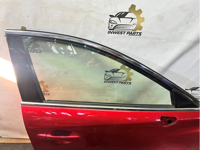 Накладка передніх правих дверей верхня GHP950981G MAZDA