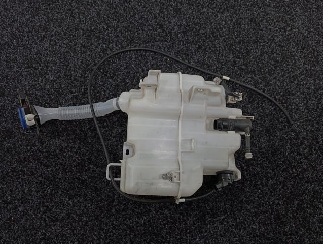 Водяний бачок омивача скла GHP967480 MAZDA