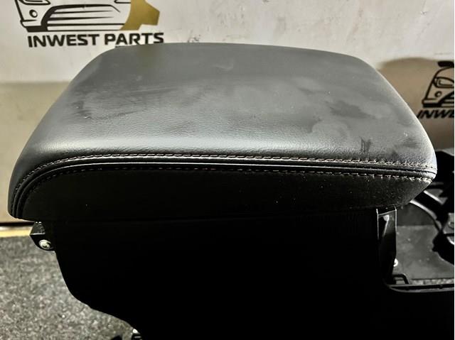 Консоль центральна панелі керування K12364420B02 MAZDA