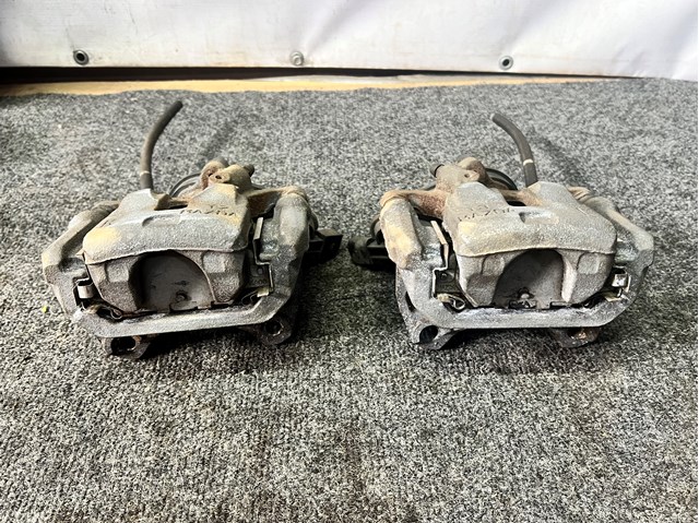 Скоба супорту заднього KAY02629X MAZDA