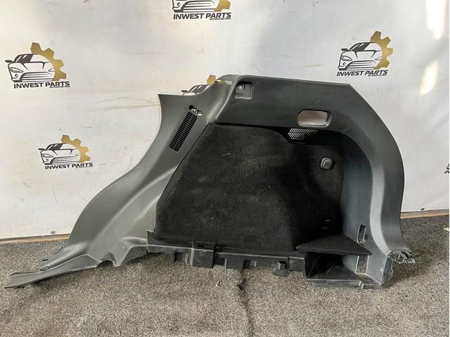 Облицювання багажного відсіку, праве KB7W68850A02 MAZDA