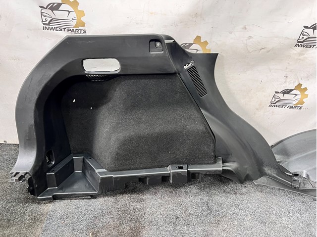 Облицювання багажного відсіку, ліва KB7W68870A02 MAZDA