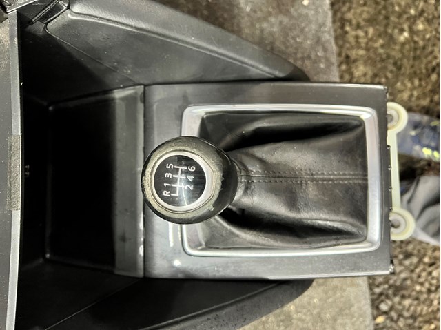 Ручка важеля коробки передач KD4546030 MAZDA