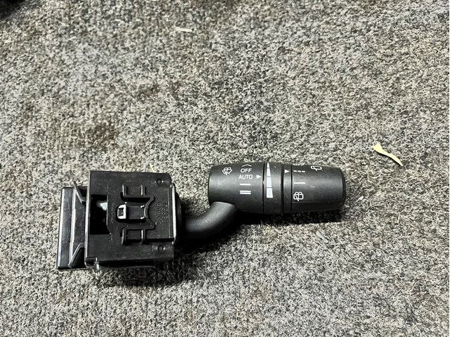 Перемикач підрульовий, правий KS0266128 MAZDA