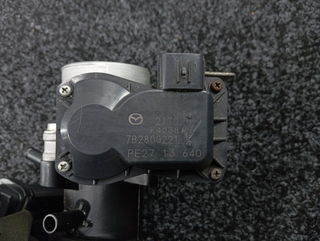 Заслінка повітряна PE2713640 MAZDA