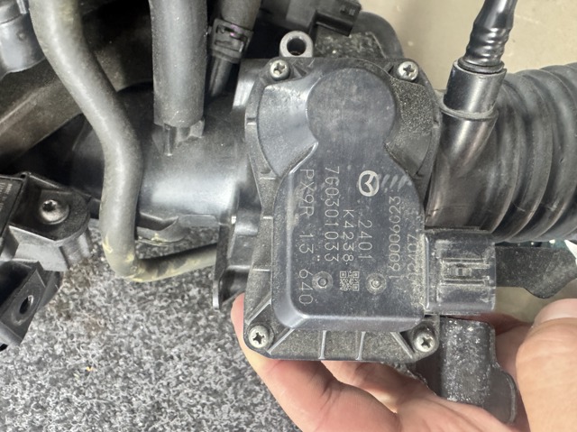 Заслінка повітряна PX9R13640A MAZDA