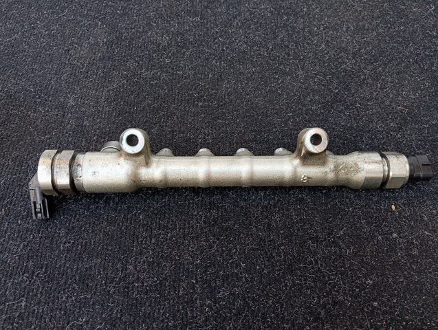 Розподільник палива SH0113GC0 MAZDA