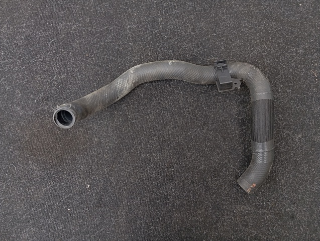 Шланг/патрубок радіатора охолодження, нижній SH011518YB MAZDA