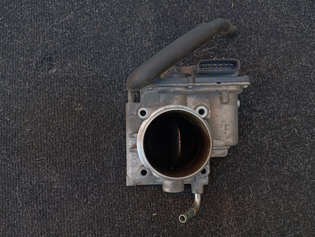 Дросільна заслінка в зборі SHY1136B0 MAZDA