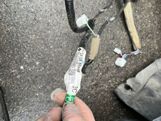 Джгут проводів передньої двері 241246RH4B NISSAN