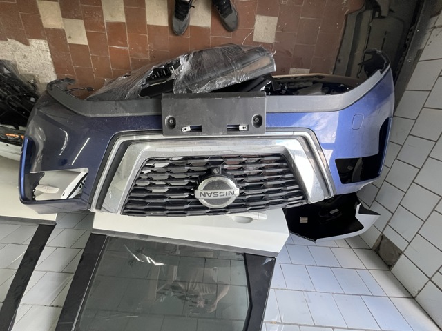 Бампер передній 620226RC0H NISSAN
