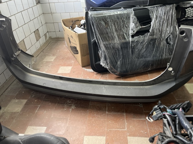 Бампер задній, центральна частина 850B06RR0B NISSAN
