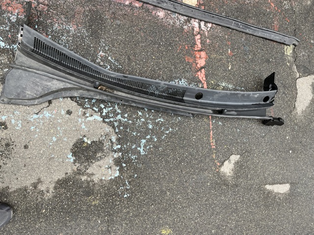 Водостік лобового скла, жабо 86150G2000 HYUNDAI