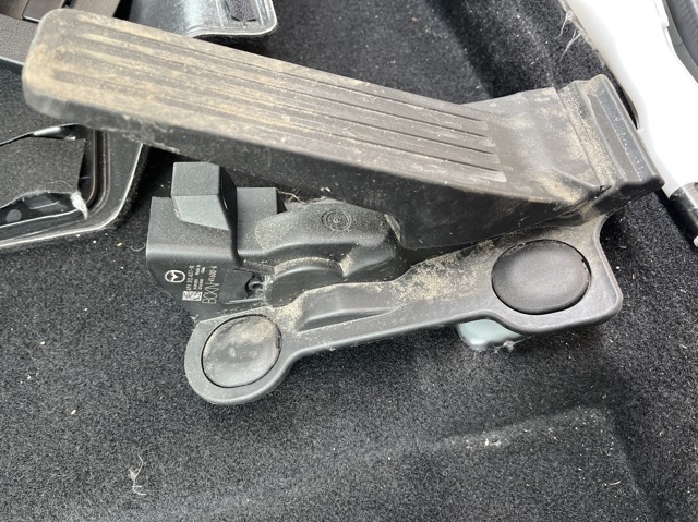 Педаль акселератора BCKN41600A MAZDA