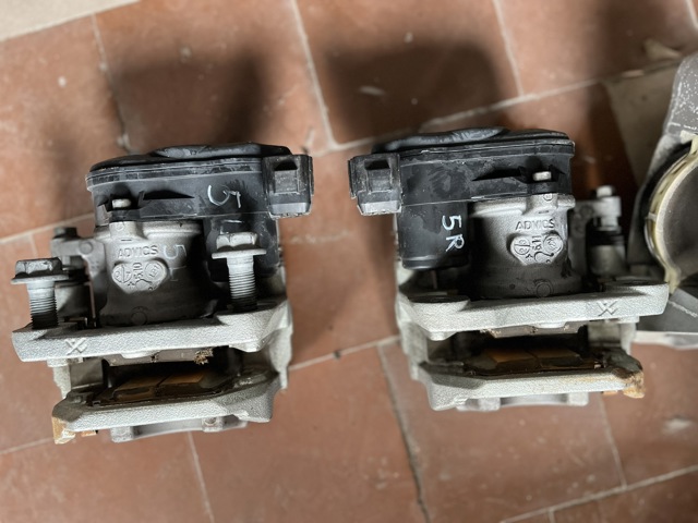 Задній гальмівний супорт лівий D40106RA0C NISSAN