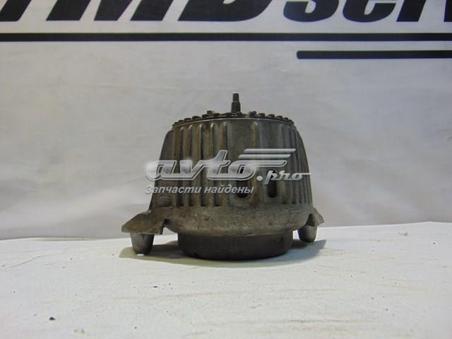 Права подушка мотора A2042404717 MERCEDES