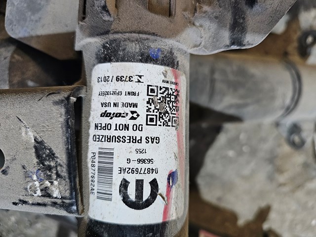 Стійка передня права 4877692AE CHRYSLER