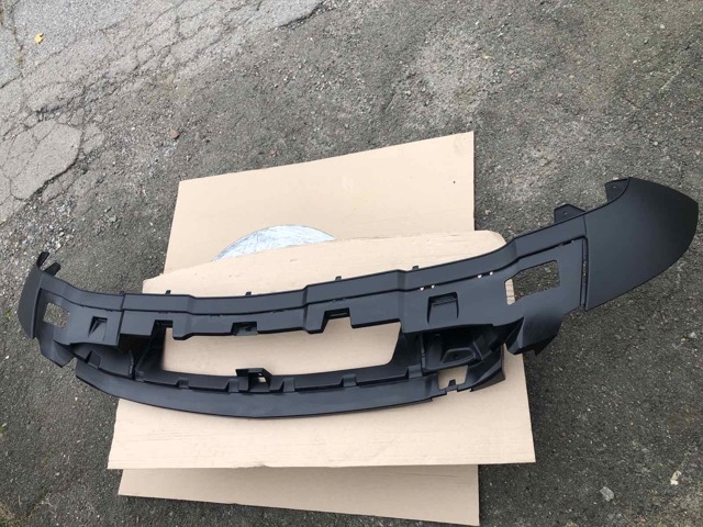 Буфер (бампер) передній 1668850238 MERCEDES