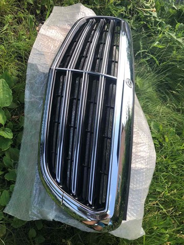 Решітка радіатора 21388087029040 MERCEDES