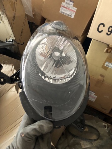 Фара передня права 26010AX705 NISSAN