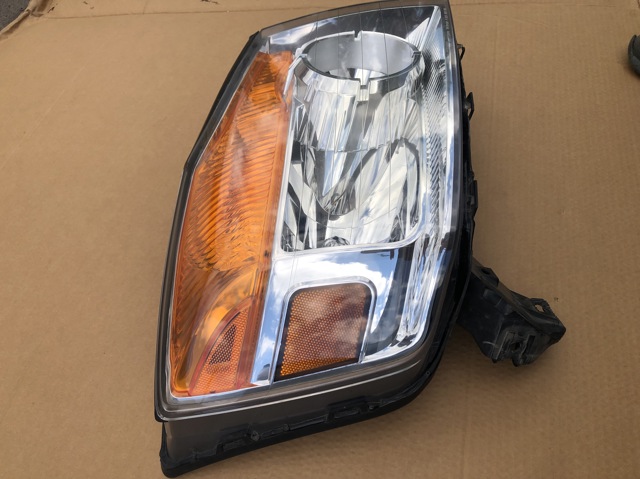 Фара основна права 26010ZQ40A NISSAN