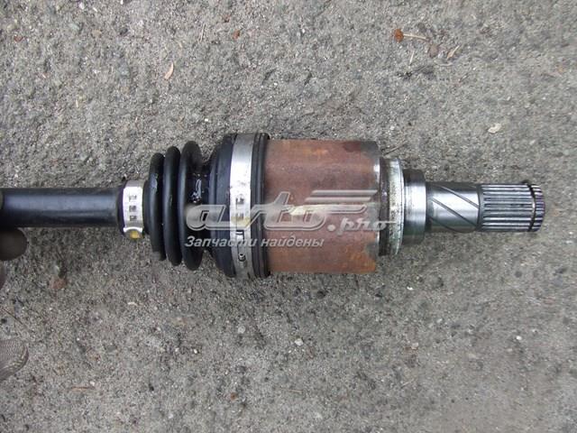 Піввісь передня, права 391001HC3C NISSAN