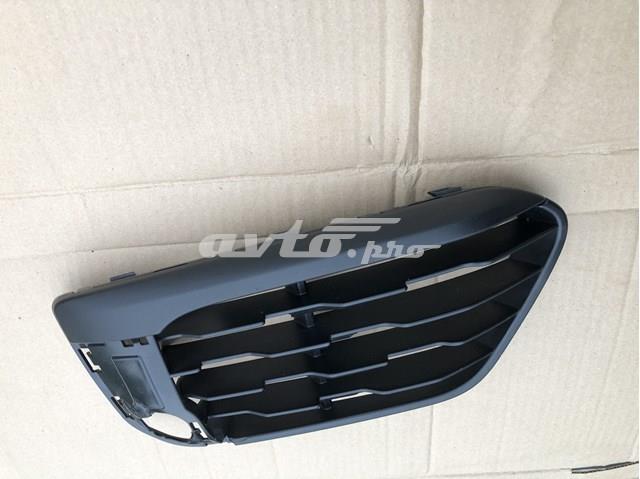Решітка переднього бампера, права 51117453980 BMW
