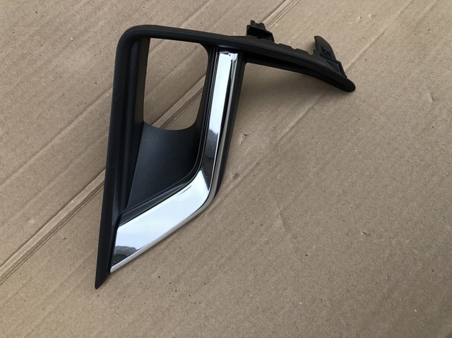 Оправа протитуманки 5204060110 TOYOTA