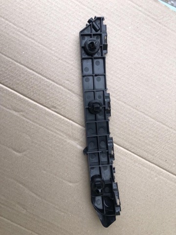 Кріплення бампера 5211660190 TOYOTA
