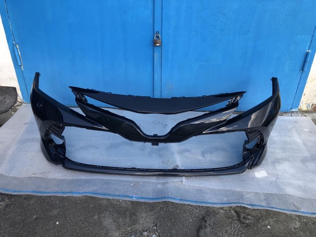 Бампер на авто 521193T935 TOYOTA