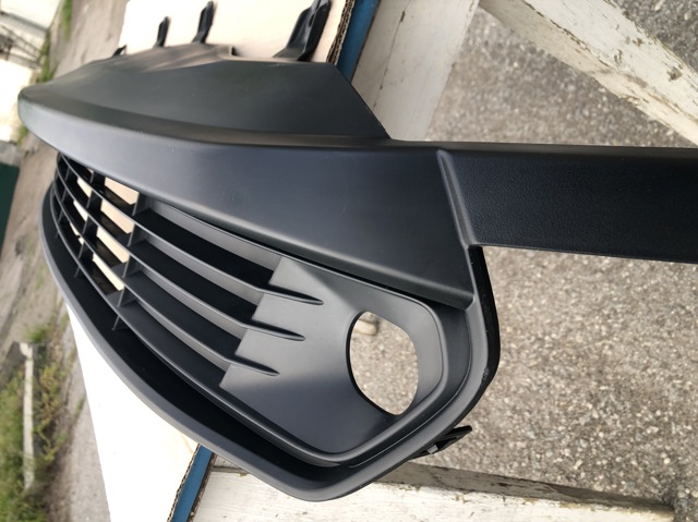 Нижня накладка на передній бампер 521290D080 TOYOTA