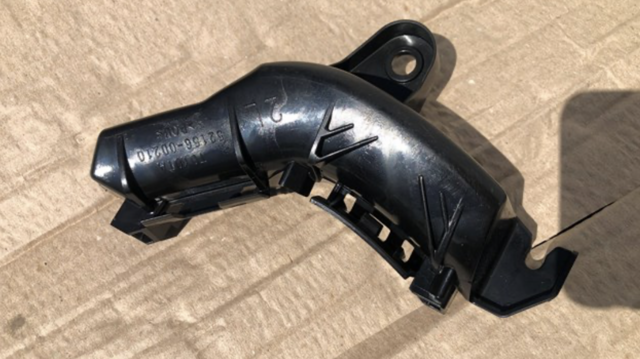 Кронштейн бампера заднього, лівий 521560D210 TOYOTA