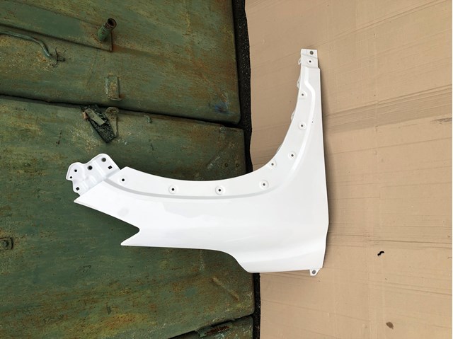 Переднє праве крило 5380116470 TOYOTA