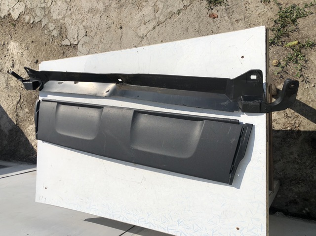 Губа переднього бампера 620840755R RENAULT