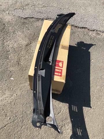 Водостік лобового скла, жабо 66862BC41A NISSAN