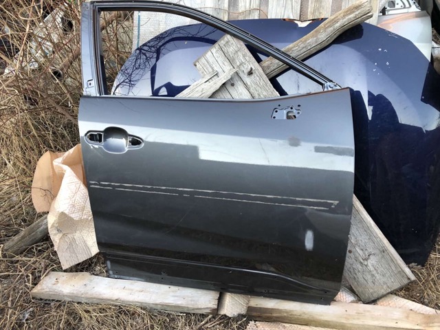Дверка передня права 670010R090 TOYOTA