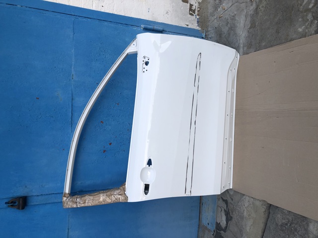 Пасажирські передні двері 6700116680 TOYOTA