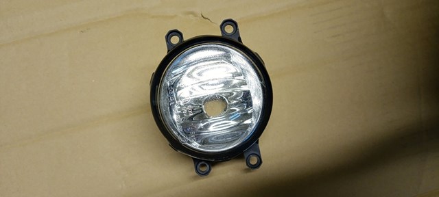 Туманка права 812100W050 TOYOTA
