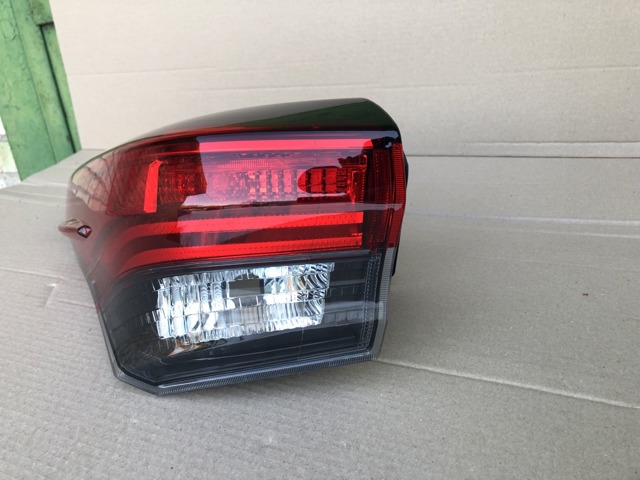 Ліхтар задній лівий 815600E240 TOYOTA