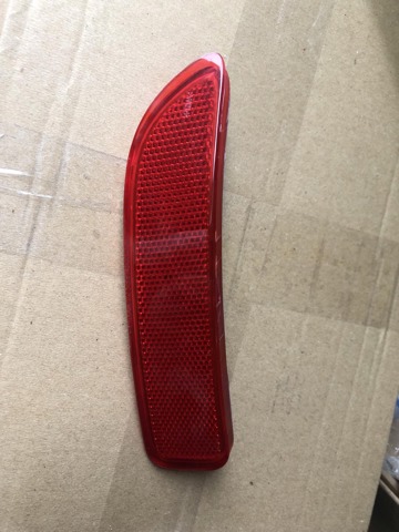 Правий катафот заднього бампера 8200751778 NISSAN