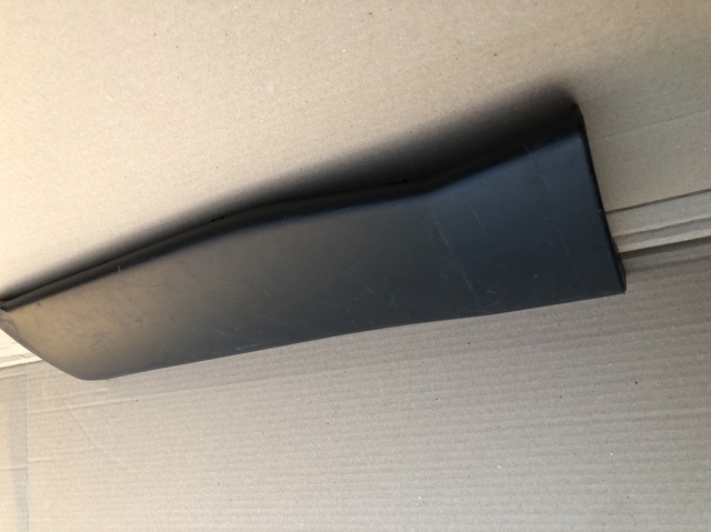 Молдинг заднього бампера, правий 85088JG00A NISSAN
