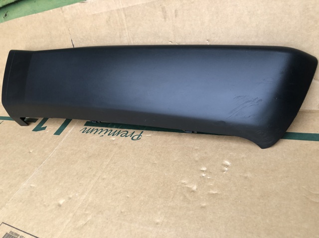 Молдинг заднього бампера, лівий 85089JG00A NISSAN