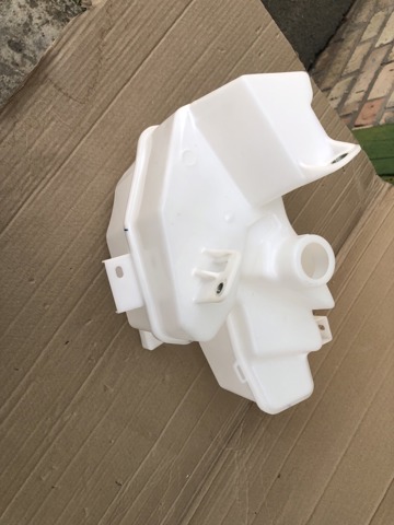 Бачок омивача скла 8531516230 TOYOTA