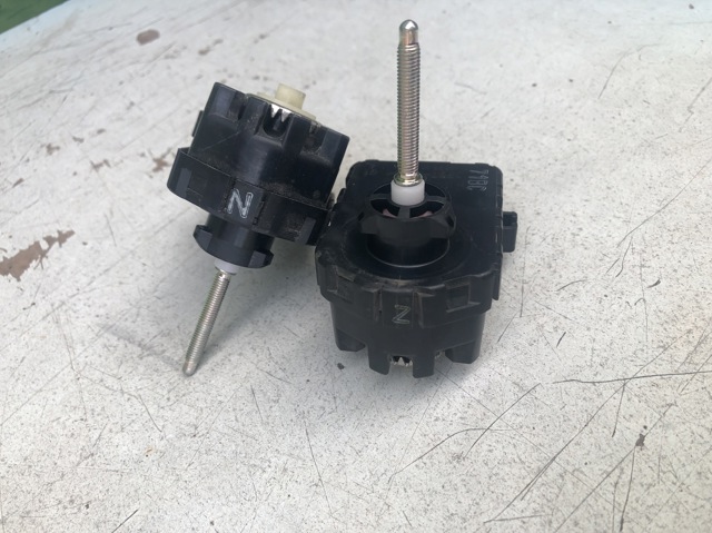 Двигун корректора фари 8566122020 TOYOTA
