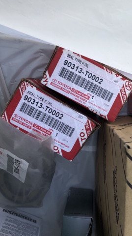 Сальник півосі заднього моста 90313T0002 TOYOTA