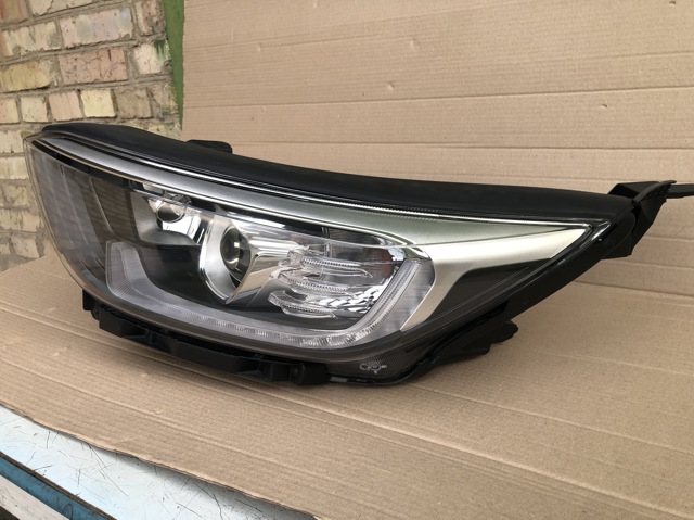 Основна фара в зборі ліва 92101H8500 HYUNDAI