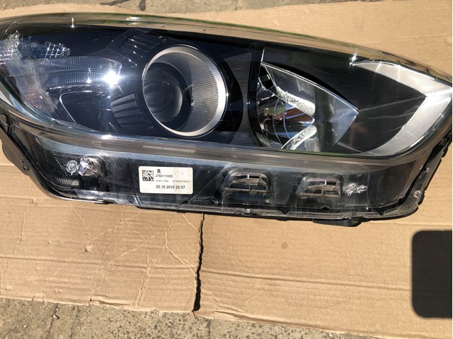 Фара комбінована, передня 92102J7000 HYUNDAI