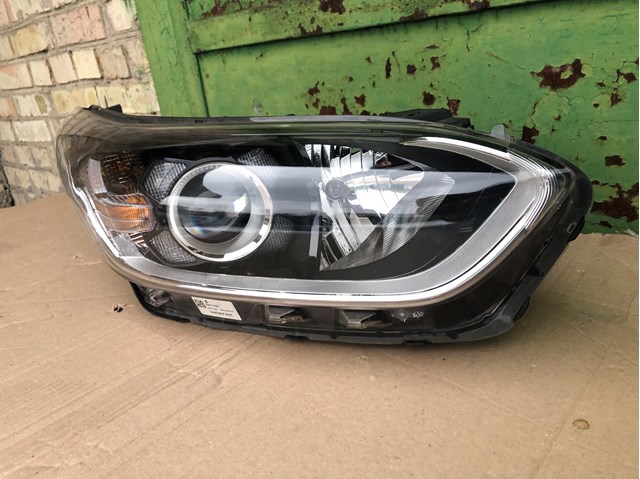 Фара основна права 92102J7050 HYUNDAI