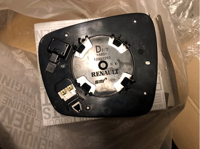 Дзеркальний елемент правий 963651039R RENAULT