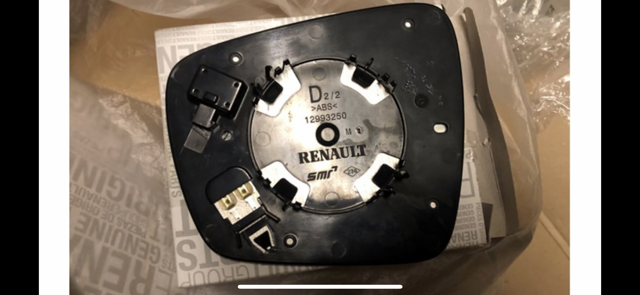 Дзеркальний елемент правий 963651039R RENAULT